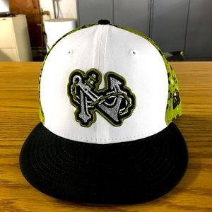 Men’s Minor league fitted hat 7-3/8 by new era camouflage pattern......
